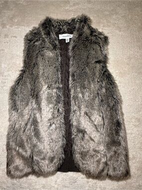 Sebby Faux Fur Vest - M
